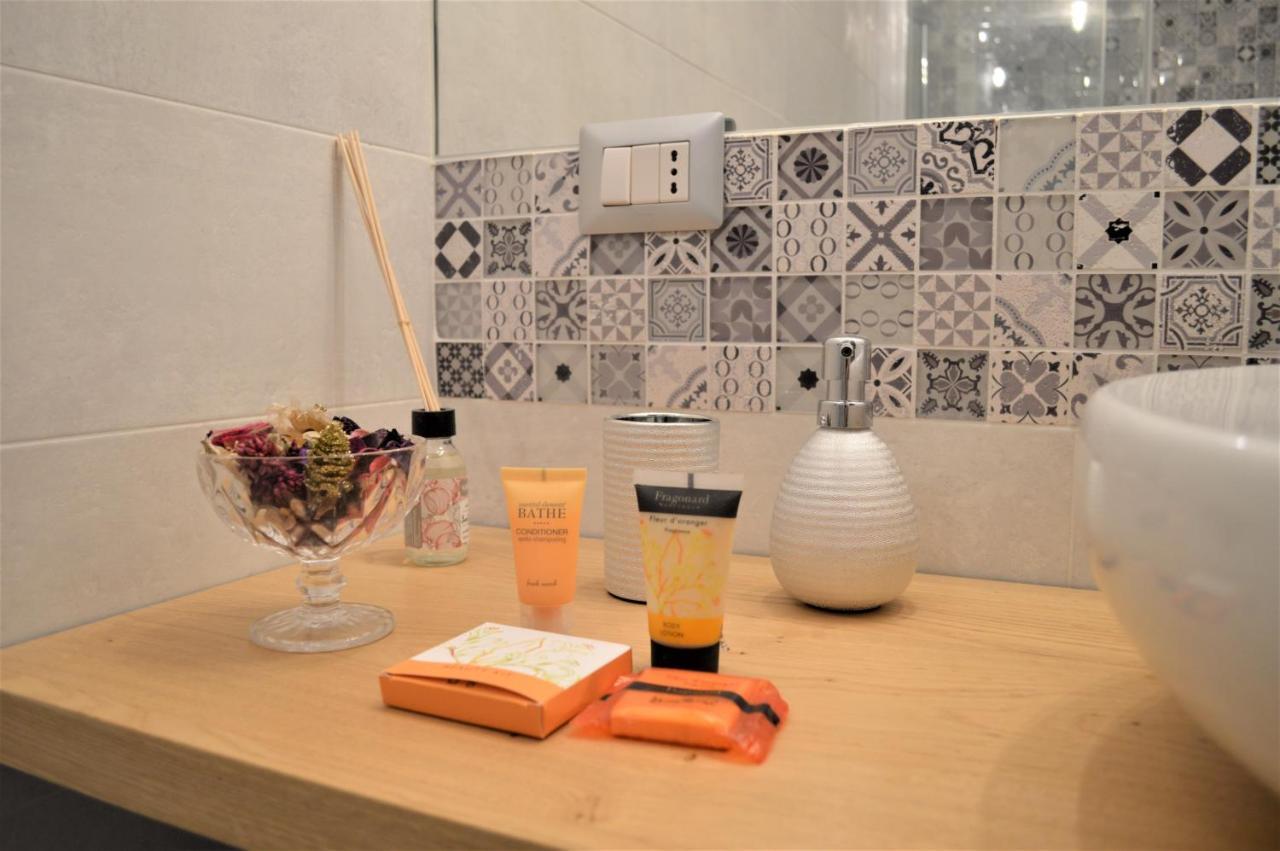 Domu 600 - Suite Mini Appartamento Cagliari Centro Storico Extérieur photo