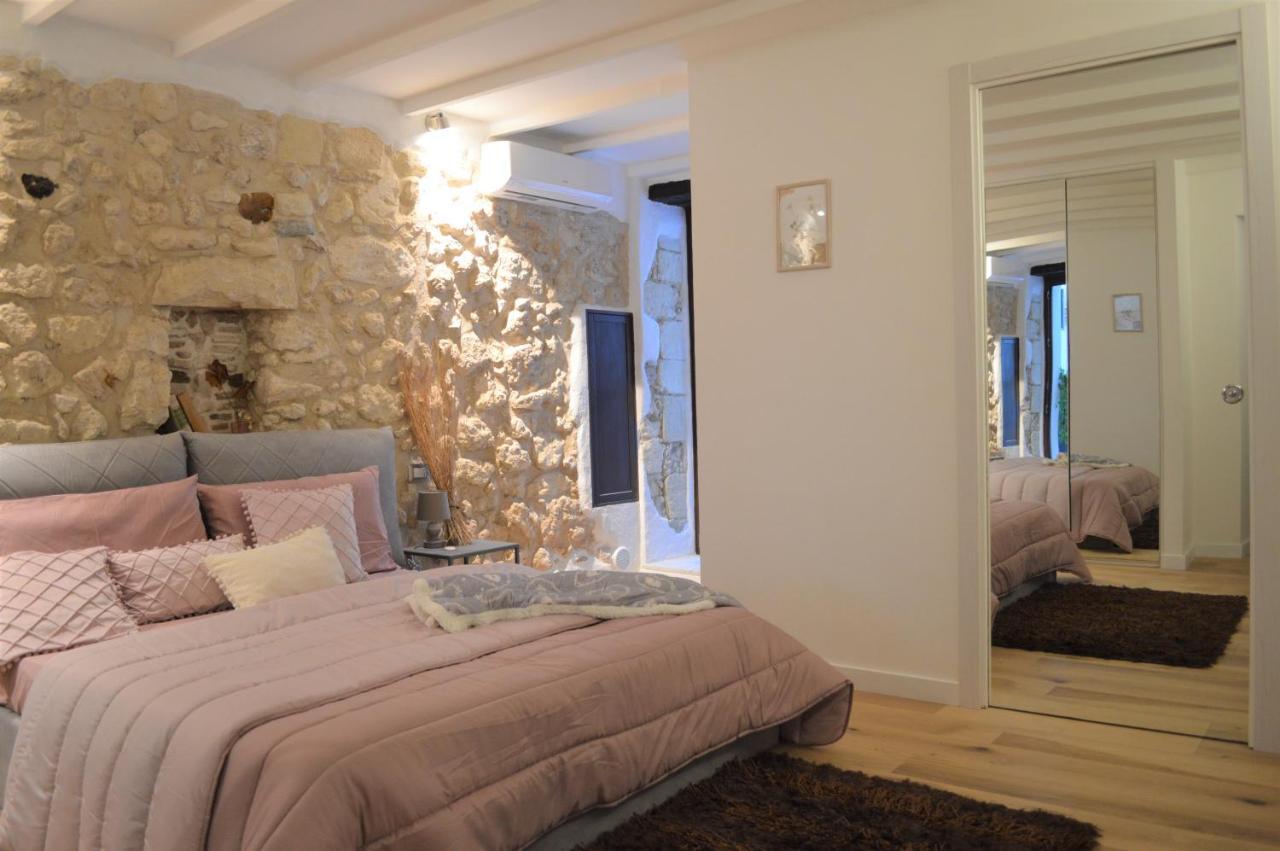 Domu 600 - Suite Mini Appartamento Cagliari Centro Storico Extérieur photo