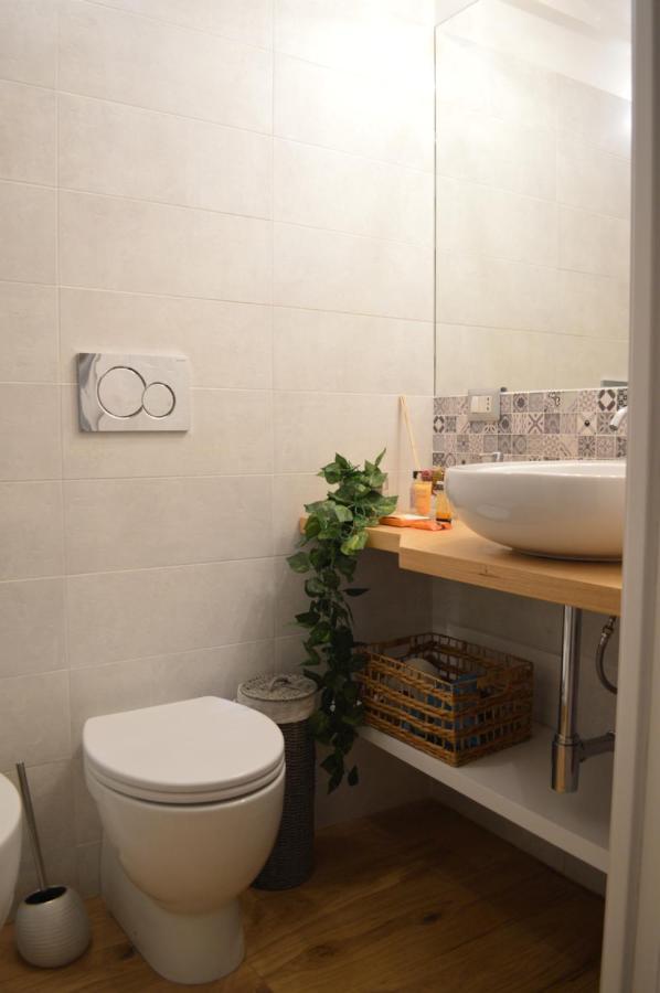 Domu 600 - Suite Mini Appartamento Cagliari Centro Storico Extérieur photo