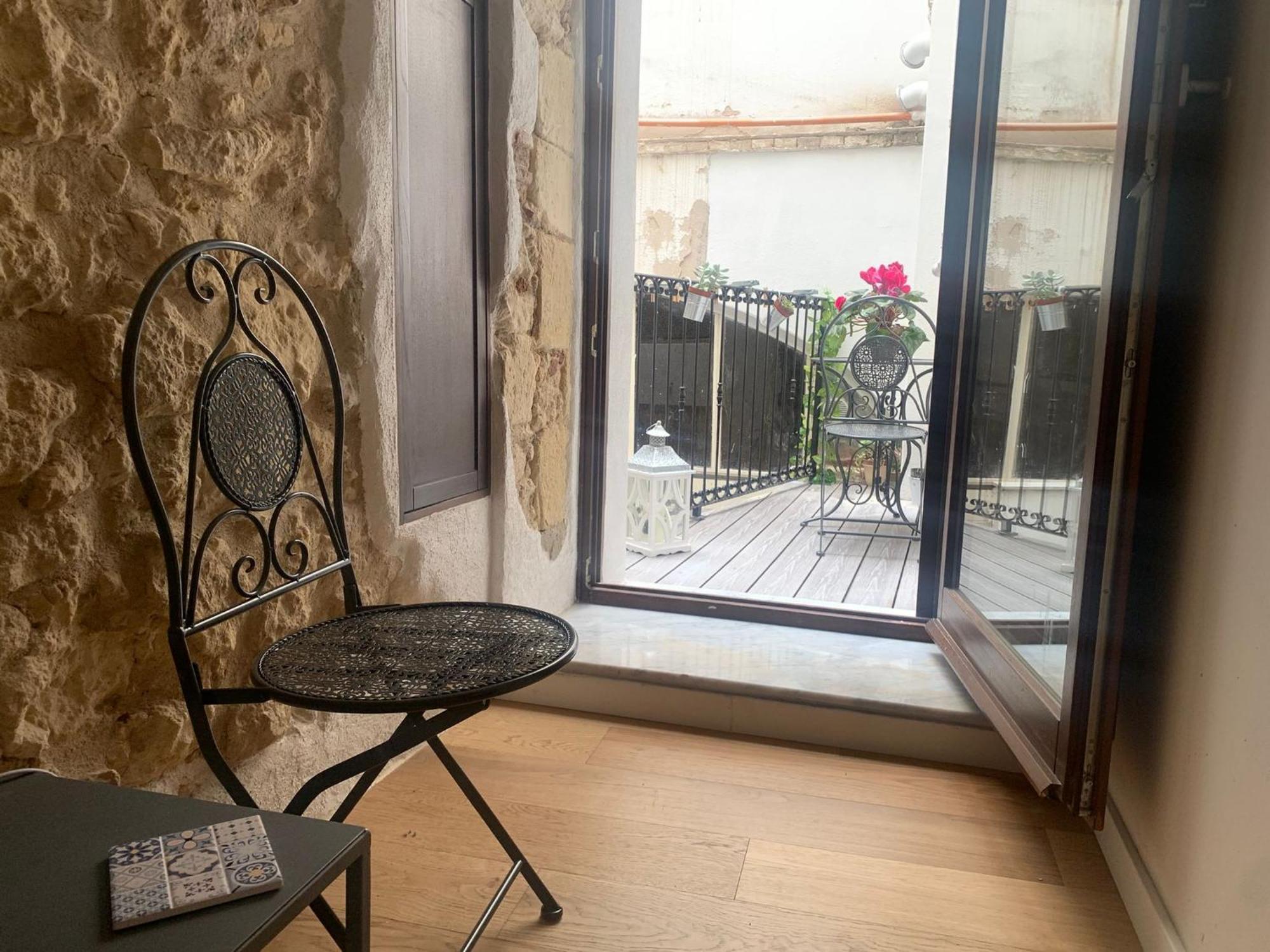 Domu 600 - Suite Mini Appartamento Cagliari Centro Storico Extérieur photo